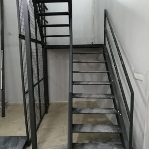 A101 Firmasına Özel Zemin kat İniş merdiveni