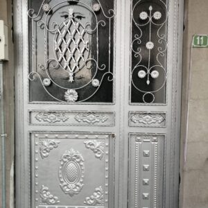 Ferforje Yarım Camlı Demir Kapı V6